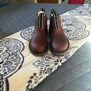 Men’s 8M Brown Leather Boots